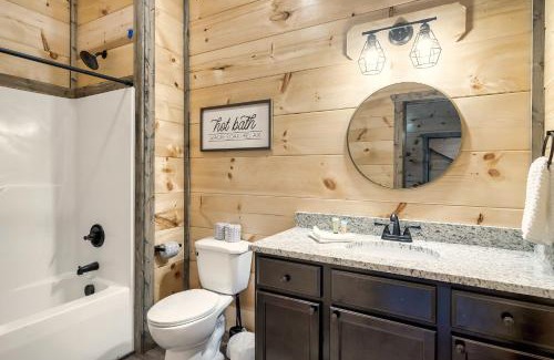 Sevierville House | Jolene - Pool, Hot Tub, Games Near Dollywood & The Island in P-Forge