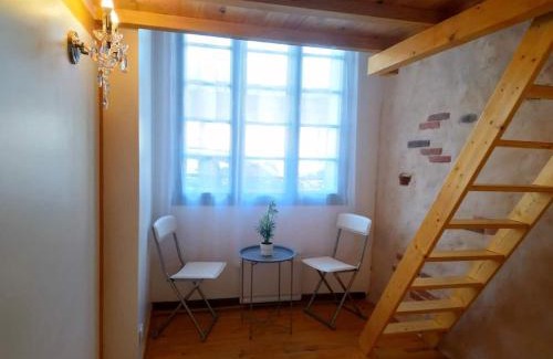 Foix Apartment | Joli duplex avec balcon et vue sur place du centre historique !