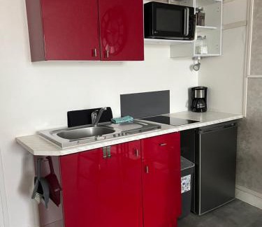 Moulins Apartment | Joli studio avec parking privé, bien situé