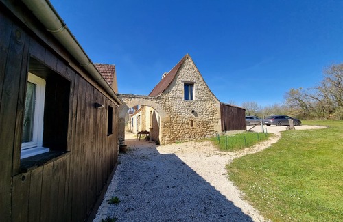 Saint-Cirq Apartment | Joli Studio Avec Piscine Tout Équipé Climatisé à 2 pas des Sites Touristiques