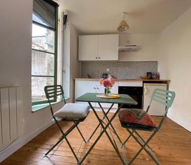 Lectoure Apartment | Joli Studio Dépendance Lectoure Intra-muros