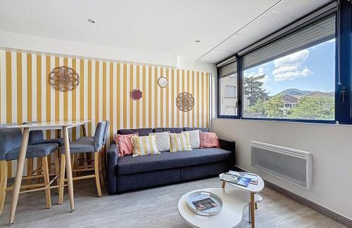 Sablon - Trudaine Apartment | Joli T2 lumineux proche centre & piscine