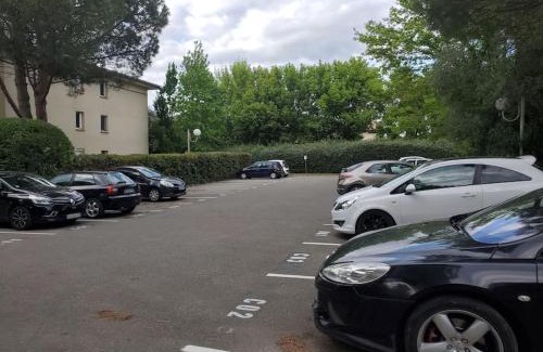 Launaguet Apartment | Joli T2 vue sur le jardin proche de Toulouse