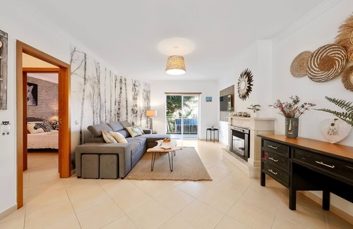 Portimao House | Jolie Maison Située à Portimao, 3 Piscines, Jacuzzi, Tennis, 5mn des Plages