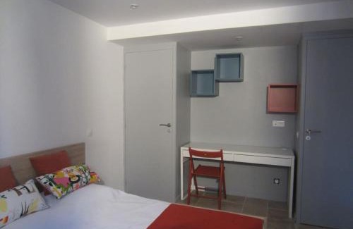 Millau Apartment | Jolie T2 rénové avec jardin clos et parking privé