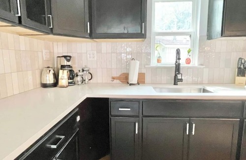 East MLK House | Joplin House ° Group Stay for Spring