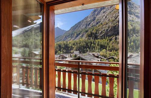 Courmayeur Apartment | Jorasses La Maison de Courma