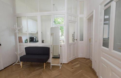 Oberdobling Apartment | josef's home I Kaiserzeit Residence I 02