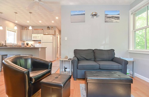 Gloucester House | Joseph's Way: A charming cottage in a quiet setting, near Good Harbor Beach.