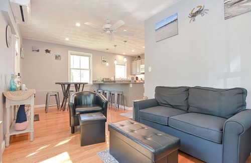 Gloucester House | Joseph's Way: A charming cottage in a quiet setting, near Good Harbor Beach.