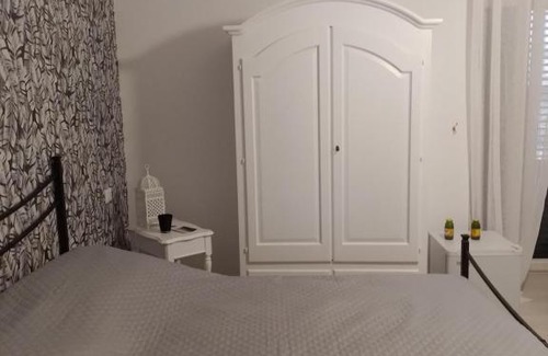 Lustra Bed & Breakfast | JOSEPHINE'S HOUSE ROOMS