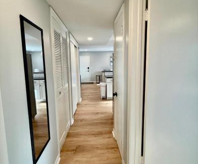Joslyn Castle Apartment | Joslyn 1- Newly Refinished 1 Bdrm