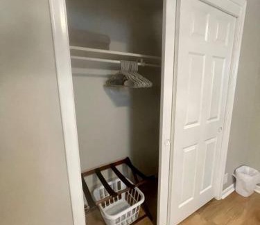 Joslyn Castle Apartment | Joslyn 12-Newly remodeled 1 BDRM