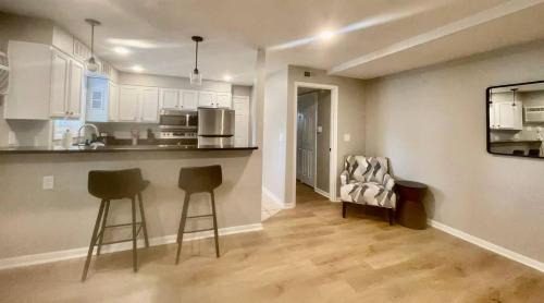 Joslyn Castle Apartment | Joslyn 12-Newly remodeled 1 BDRM