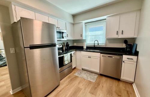 Joslyn Castle Apartment | Joslyn 5-One Bdrm walk to UNMC