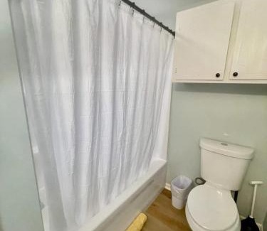 Joslyn Castle Apartment | Joslyn Studio Perfect for 1-2