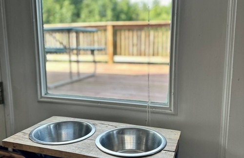 North Troy House | Journeys End Chalet - Minutes to Jay Peak!