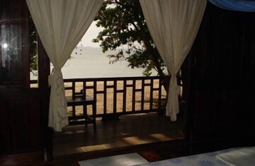 Nuea Khlong Hotel | Joy Bungalow