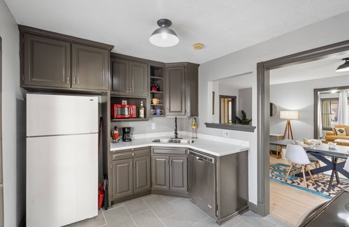 Jeffersonville Apartment | Joy Collection: Work Friendly & Near Downtown