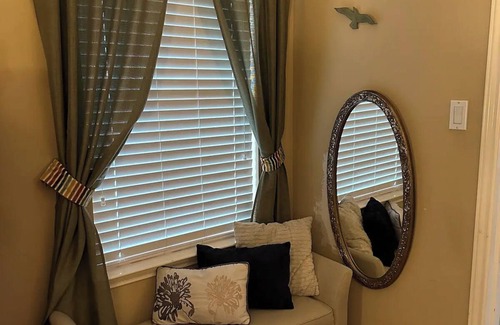 Kyle House | ~ Joyful 3 Bed Retreat - Pool, Music, Games & Fun!