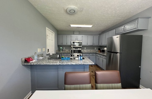 Mount Berry Condo | Joyful Place 2 King Bed 2 bathn10 Min to Berry College, Shorter University