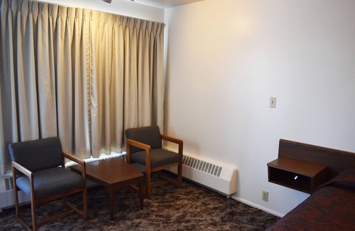 Soda Springs Hotel | JR Inn