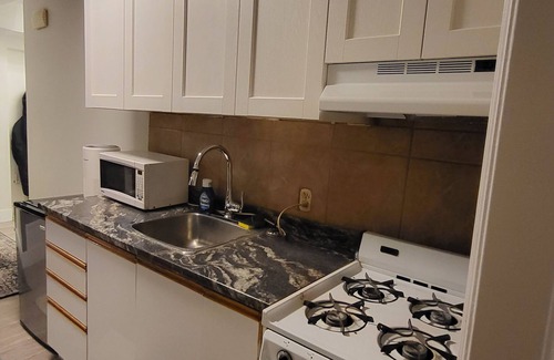 Vanier North Apartment | JstLikeHome - Old Ottawa