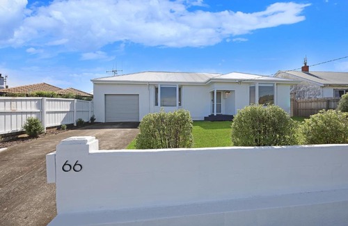 Warrnambool House | Jukes Retreat - Light & bright home ready to enjoy