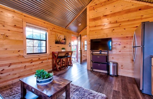 Austin House | Julie's Cabins Luxury Retreat 3