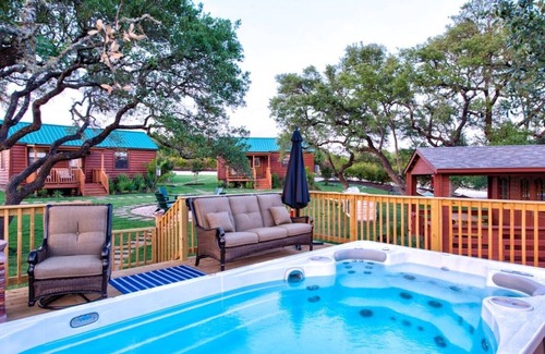 Austin House | Julie's Cabins Luxury Retreat 3