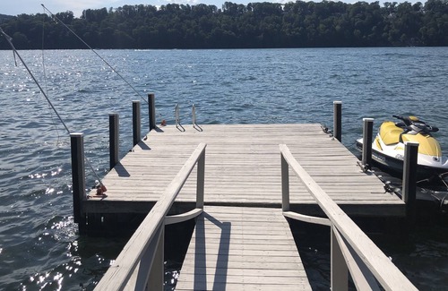 Brookfield House | July 15-22 2023 Now Available!! Candlewood Lakefront All to Yourself!