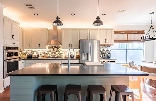 West Oak Hill House | July-Aug ‘25 Available pet-friendly family home!