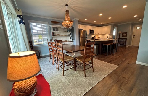 Cape Charles House | JULY WEEK OPEN! HISTORIC DISTRICT: 1st Floor Primary, Great Location and Views!