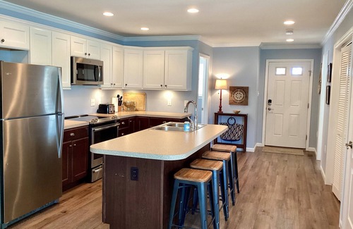 Cape Charles House | JULY WEEK OPEN! HISTORIC DISTRICT: 1st Floor Primary, Great Location and Views!