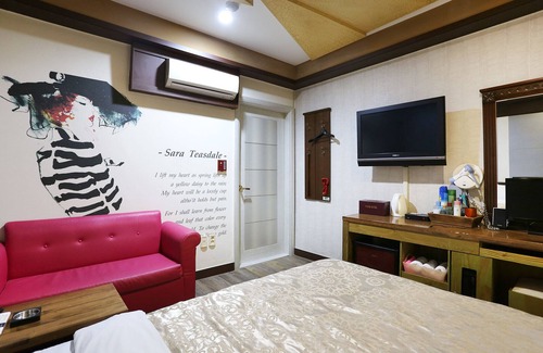 Myonmok-tong Hotel | Junggok Pine Hill