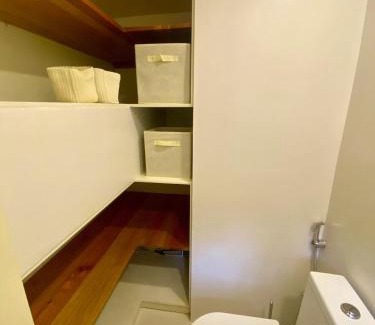 Savegre House | Jungle Bus, 5 min drive to PlayaLinda, 15 to Dominical, Wifi Starlink