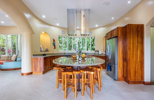 Manuel Antonio House | Jungle Home:Huge Construct disc thru Nov