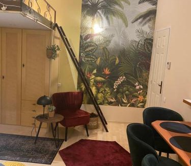 Orszagut Apartment | Jungle Story Apartment by Millenaris Park with Free Parking