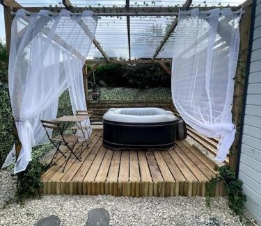 Cambrai Ski Chalet | Jungle Suite - Immersion Tropicale