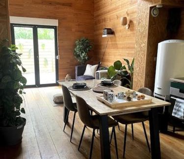 Cambrai Ski Chalet | Jungle Suite - Immersion Tropicale