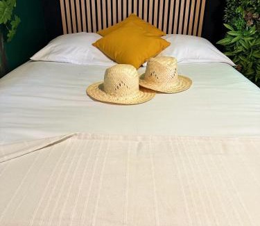 Lunel Apartment | Jungle Suite ,Terrasse, Wi-Fi & Parking PV