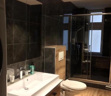 Sihlfeld Apartment | Junior Suite Apartment by Livingdowntown