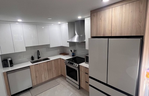 Laval Apartment | Junior Suite LavalnFreshly renovated apartment with High-end appliances