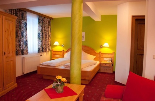Bad Kleinkirchheim Bed & Breakfast | Junior-suite mit Wohn-schlafraum und Balkon - Pension Gertraud
