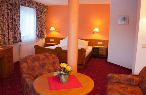 Bad Kleinkirchheim Bed & Breakfast | Junior-suite mit Wohn-schlafraum und Balkon - Pension Gertraud