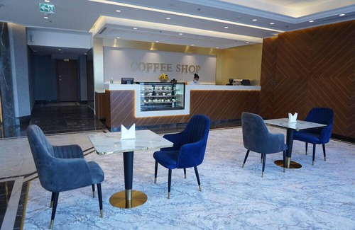 Al Qasimia Apartment | Junior Suite Near Universal Sports Club