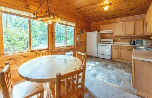 Ely Cabin | Juniper 2 Bedrooms, 3 beds