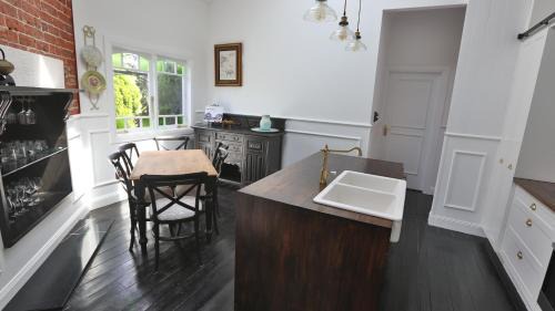 Cessnock House | Juniper Corner-Hunter Valley-A Step back in time!-7 mins to Vineyards