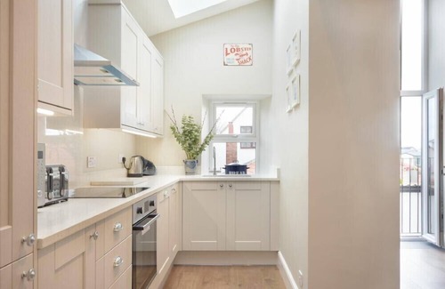 Seahouses Cottage | JUNIPER COTTAGE, pet friendly in Seahouses