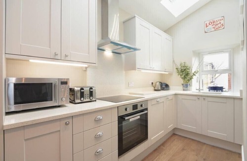 Seahouses Cottage | JUNIPER COTTAGE, pet friendly in Seahouses